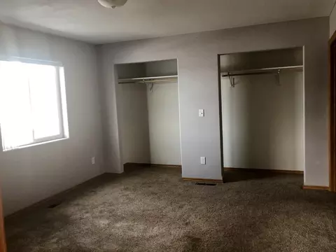 701 Walter Way NE, Bismarck, ND 58503 photo 9