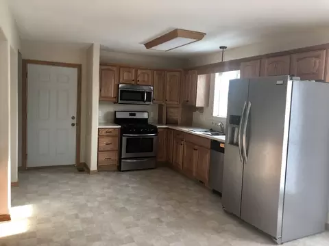 701 Walter Way NE, Bismarck, ND 58503 photo 4