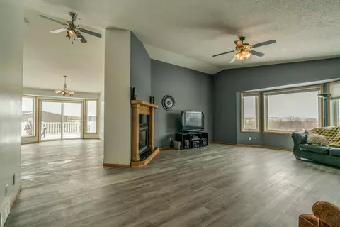 3911 31st Ave NW, Mandan, ND 58554 photo 1