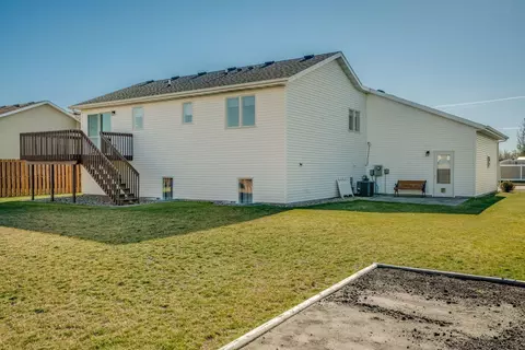 152 Dolan Dr, Lincoln, ND 58504 photo 24