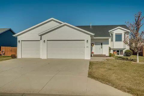 152 Dolan Dr, Lincoln, ND 58504 photo 2
