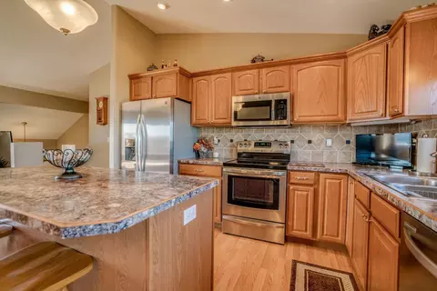 152 Dolan Dr, Lincoln, ND 58504 photo 4