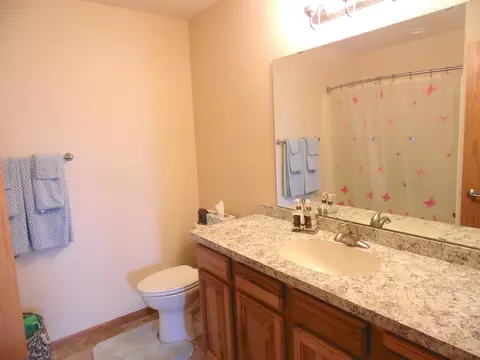 1024 E Lasalle Dr NE, Bismarck, ND 58503 photo 11