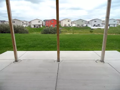 1024 E Lasalle Dr NE, Bismarck, ND 58503 photo 22