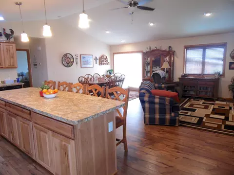 1024 E Lasalle Dr NE, Bismarck, ND 58503 photo 5