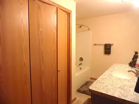 1024 E Lasalle Dr NE, Bismarck, ND 58503 photo 18