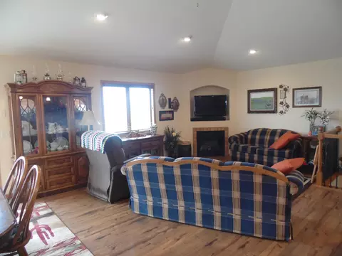 1024 E Lasalle Dr NE, Bismarck, ND 58503 photo 7