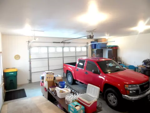 1024 E Lasalle Dr NE, Bismarck, ND 58503 photo 16