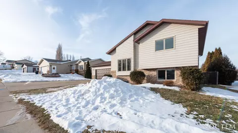 1613 12th Ave SE, Mandan, ND 58554 photo 32