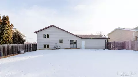 1613 12th Ave SE, Mandan, ND 58554 photo 25