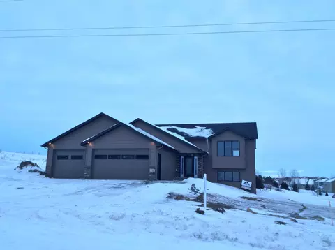 4723 Marsh Hawk Dr, Bismarck, ND 58503 photo 1