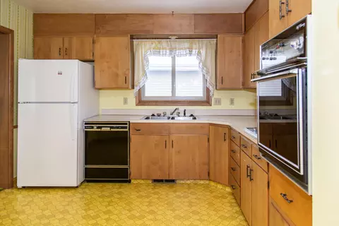 219 Kavaney Dr, Bismarck, ND 58501 photo 12