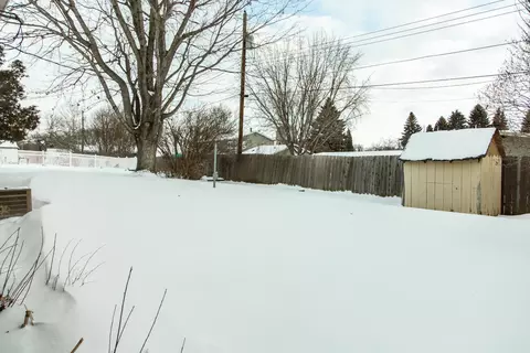 219 Kavaney Dr, Bismarck, ND 58501 photo 3