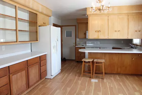 1908 Catherine Dr, Bismarck, ND 58501 photo 3