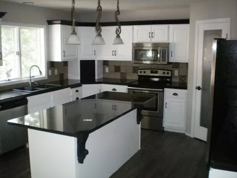 526 Munich Dr, Bismarck, ND 58504 photo 18