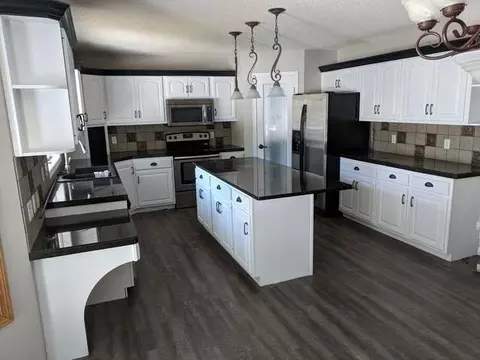 526 Munich Dr, Bismarck, ND 58504 photo 44