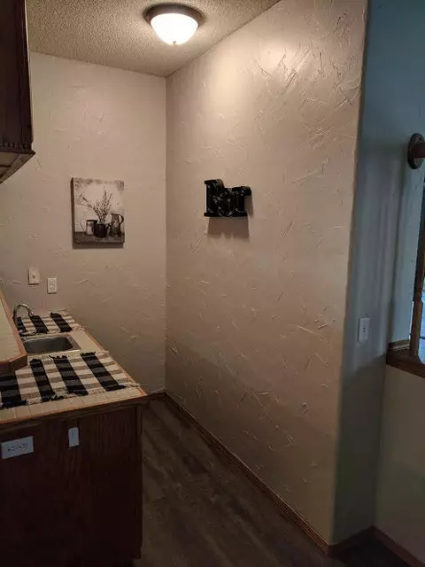 526 Munich Dr, Bismarck, ND 58504 photo 10