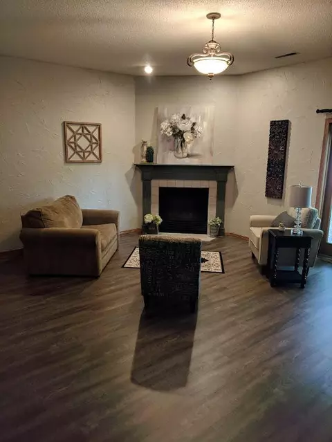 526 Munich Dr, Bismarck, ND 58504 photo 6