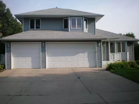 526 Munich Dr, Bismarck, ND 58504 photo 1