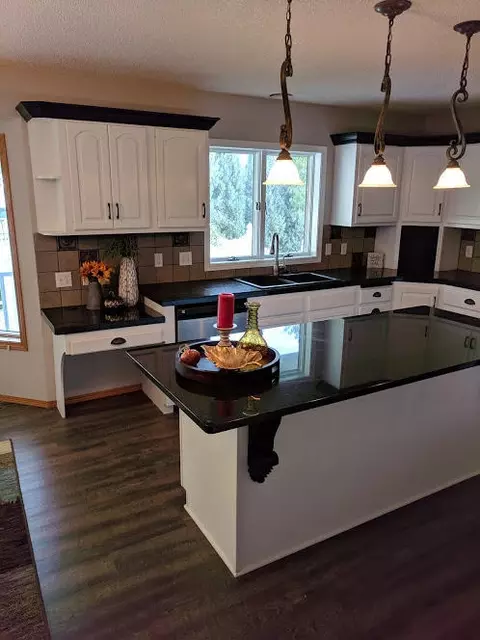 526 Munich Dr, Bismarck, ND 58504 photo 15
