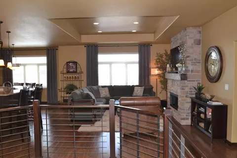 3920 Crest Cir, Bismarck, ND 58503 photo 6
