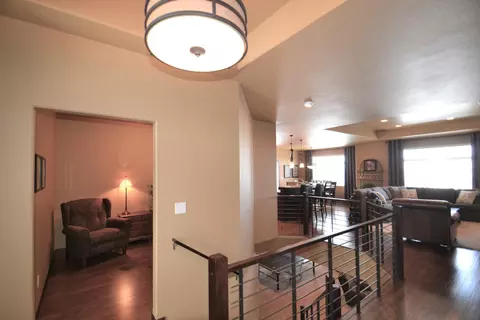 3920 Crest Cir, Bismarck, ND 58503 photo 5