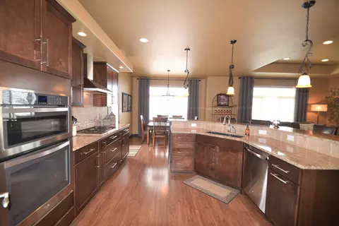 3920 Crest Cir, Bismarck, ND 58503 photo 16