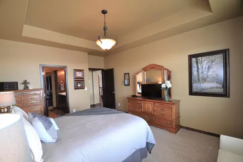 3920 Crest Cir, Bismarck, ND 58503 photo 22