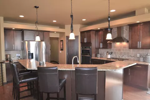 3920 Crest Cir, Bismarck, ND 58503 photo 14
