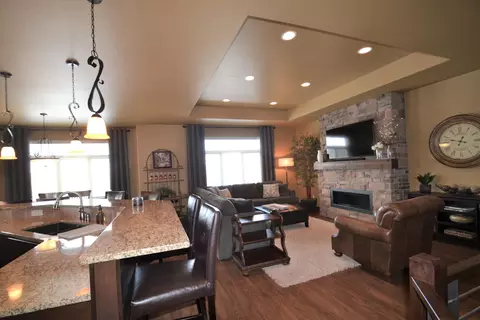 3920 Crest Cir, Bismarck, ND 58503 photo 15