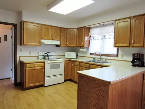 400 Main St E, Beulah, ND 58523 photo 3