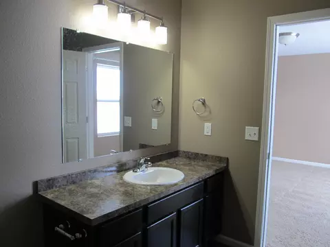 3221 Rutland Dr, Bismarck, ND 58504 photo 12
