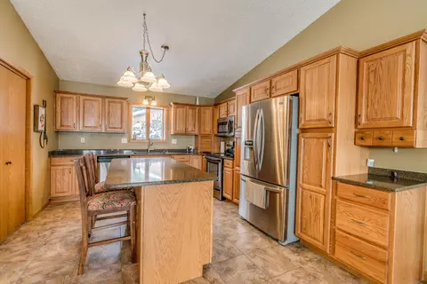 2808 Morris Rd, Bismarck, ND 58503 photo 2