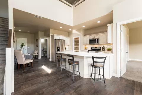 751 Compass Loop, Bismarck, ND 58504 photo 2