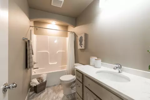 751 Compass Loop, Bismarck, ND 58504 photo 5