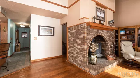 6318 Sully Dr, Bismarck, ND 58504 photo 10