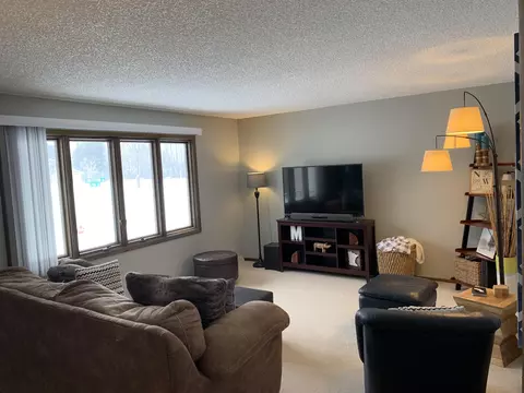 912 Constitution Dr, Bismarck, ND 58501 photo 14
