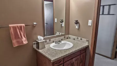 912 Constitution Dr, Bismarck, ND 58501 photo 35