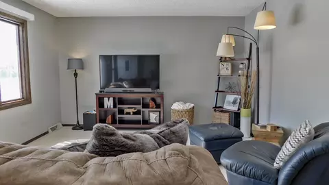 912 Constitution Dr, Bismarck, ND 58501 photo 16