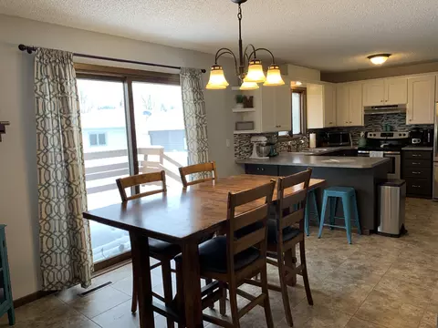 912 Constitution Dr, Bismarck, ND 58501 photo 9