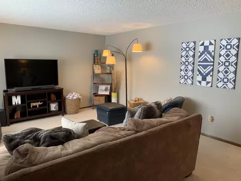 912 Constitution Dr, Bismarck, ND 58501 photo 12