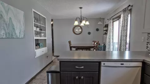 912 Constitution Dr, Bismarck, ND 58501 photo 5