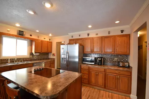 422 E Denver Ave, Bismarck, ND 58504 photo 2