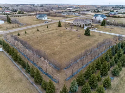7521 Beacon Loop, Bismarck, ND 58504 photo 40