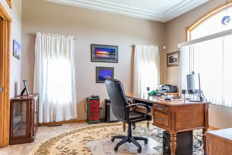 7521 Beacon Loop, Bismarck, ND 58504 photo 3