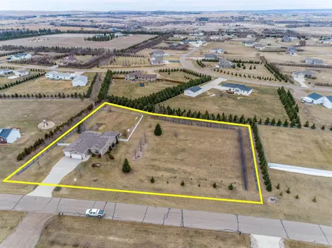 7521 Beacon Loop, Bismarck, ND 58504 photo 38