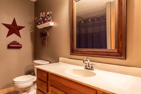 7521 Beacon Loop, Bismarck, ND 58504 photo 23