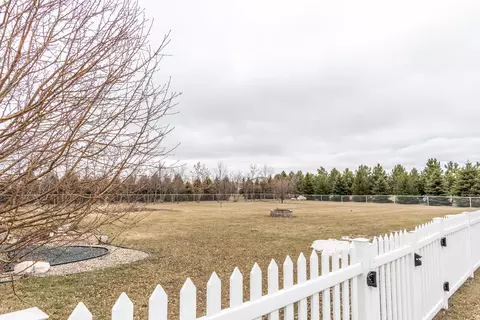 7521 Beacon Loop, Bismarck, ND 58504 photo 49