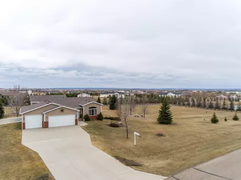 7521 Beacon Loop, Bismarck, ND 58504 photo 34