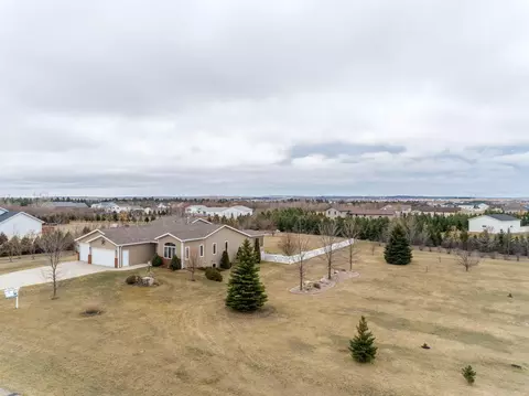 7521 Beacon Loop, Bismarck, ND 58504 photo 35